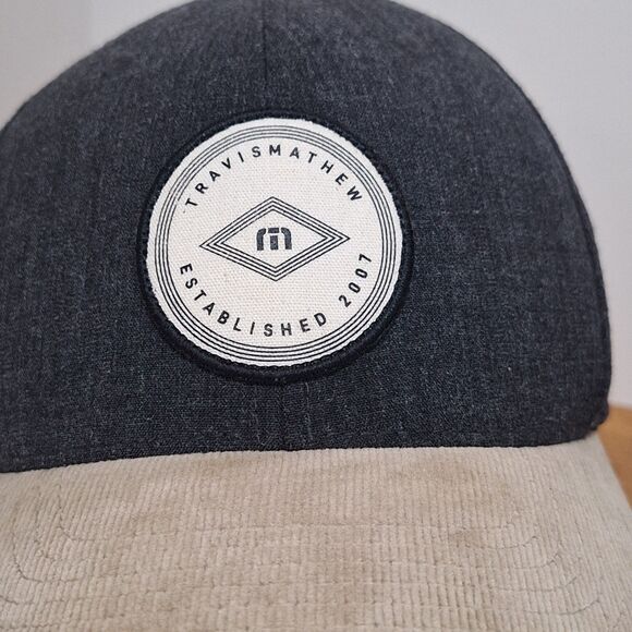 Travis Mathew Corduroy Bill Snap Back Baseball Cap Flex Fit 110 Yupoong Golf Hat - Picture 3 of 11